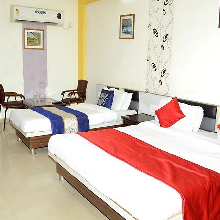 Hotel Neelkanth Residency Gandhinagar Exterior photo