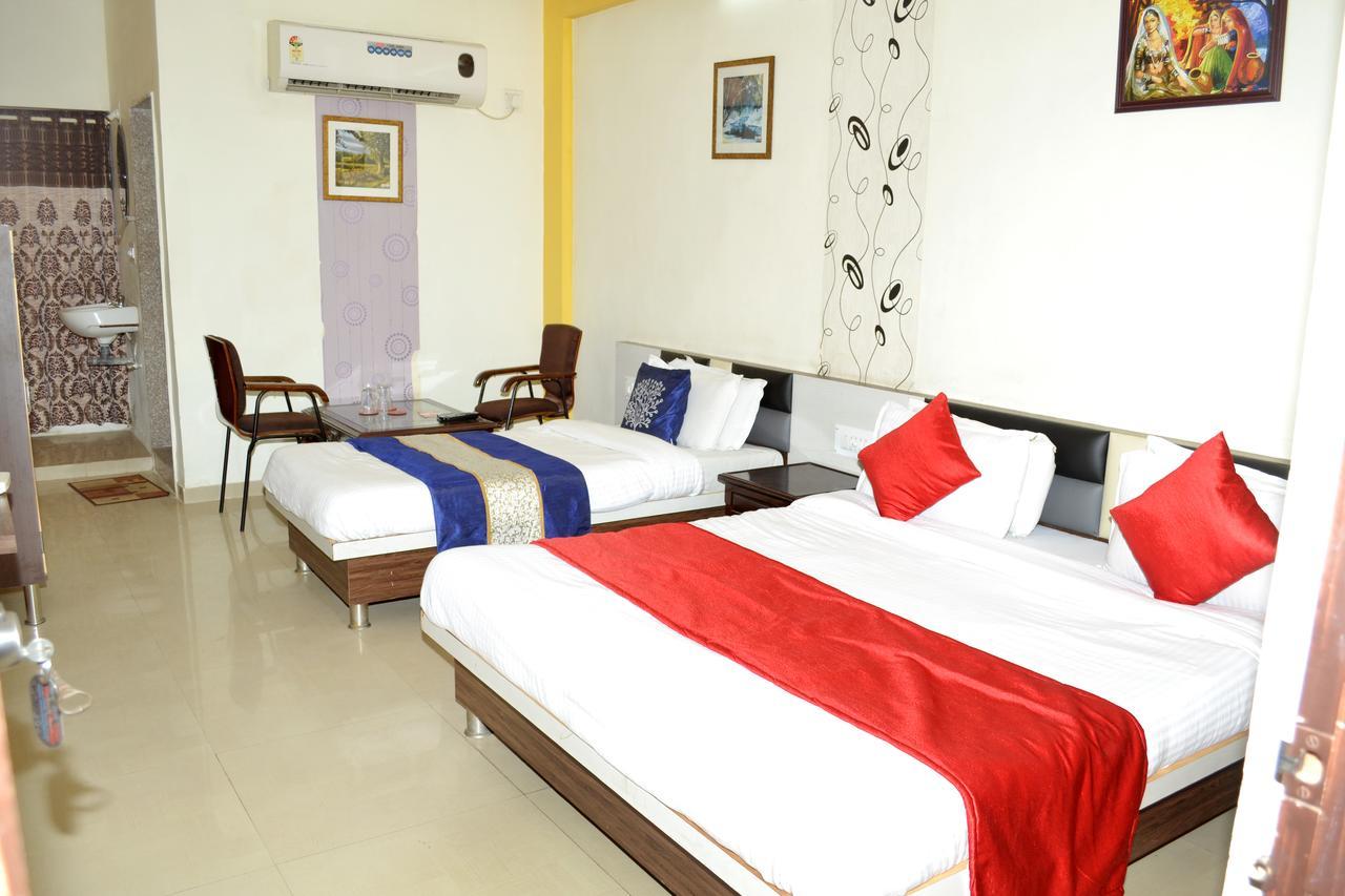 Hotel Neelkanth Residency Gandhinagar Exterior photo
