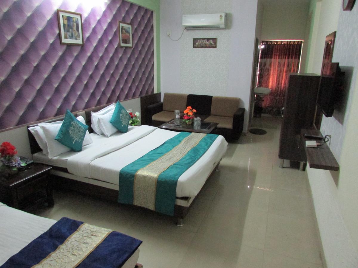 Hotel Neelkanth Residency Gandhinagar Exterior photo