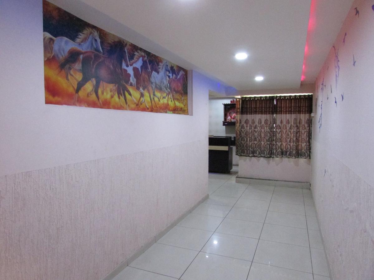 Hotel Neelkanth Residency Gandhinagar Exterior photo