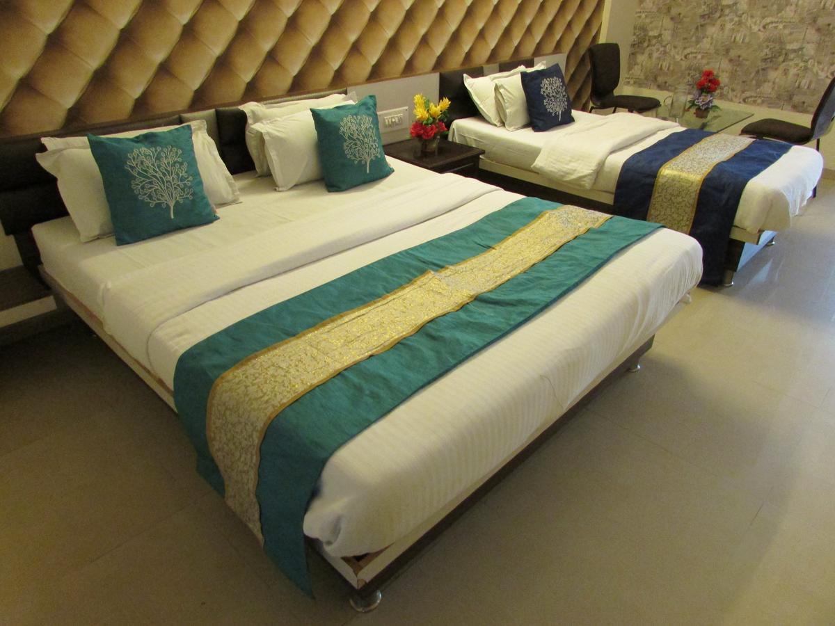 Hotel Neelkanth Residency Gandhinagar Exterior photo